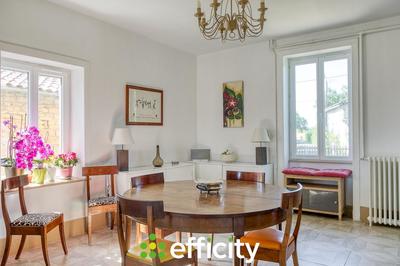 Demeure - 284 m² - 7 pièces