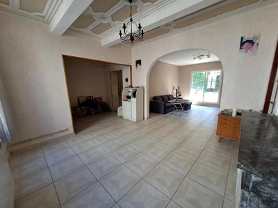 Maison - 180 m² - 6 pièces