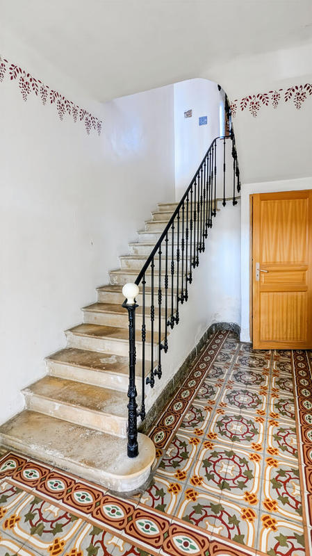 Maison - 238 m² - 9 pièces