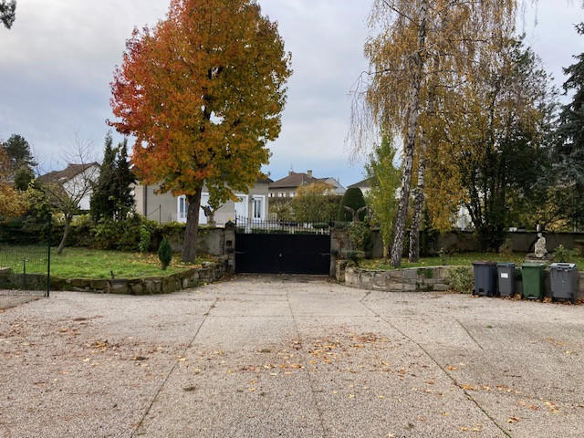 Maison - 300 m² - 10 pièces