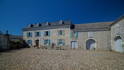 Maison - 350 m² - 12 pièces