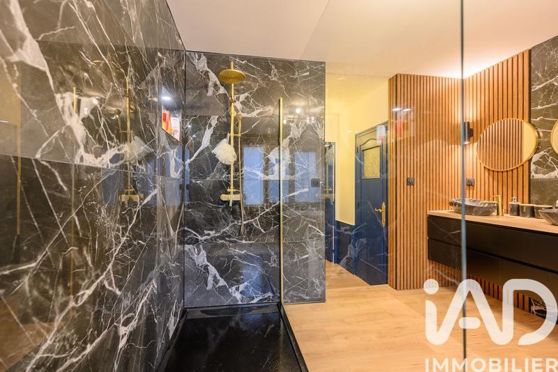 Loft - 129 m² - 5 pièces