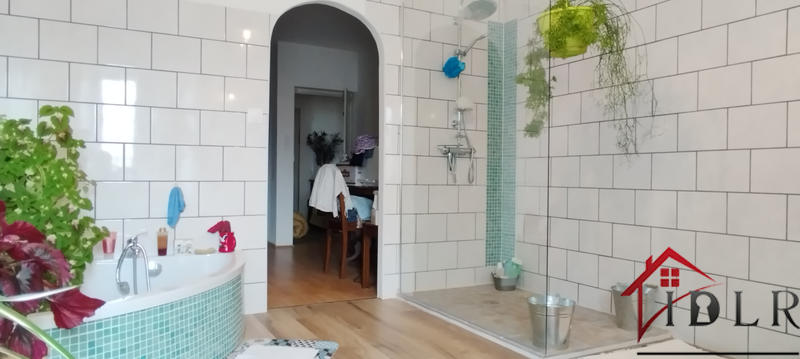 Maison - 220 m² - 7 pièces