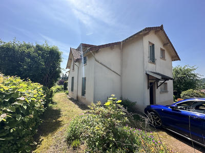 Maison - 180 m² - 9 pièces