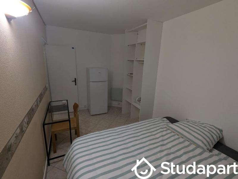 Chambre - 9 m² - 1 pièce