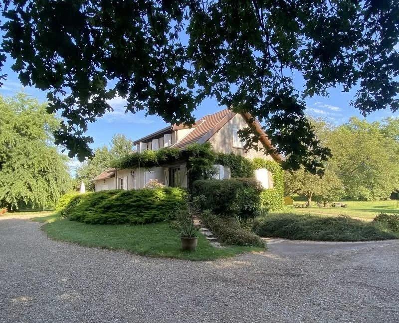 Villa - 237 m² - 9 pièces