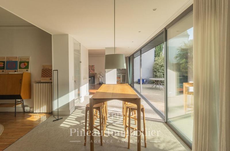 Maison - 324 m² - 10 pièces