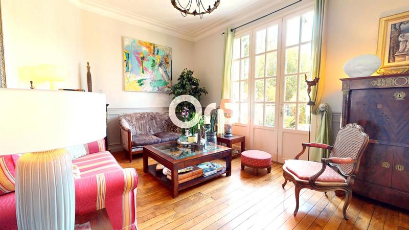 Maison - 175 m² - 9 pièces