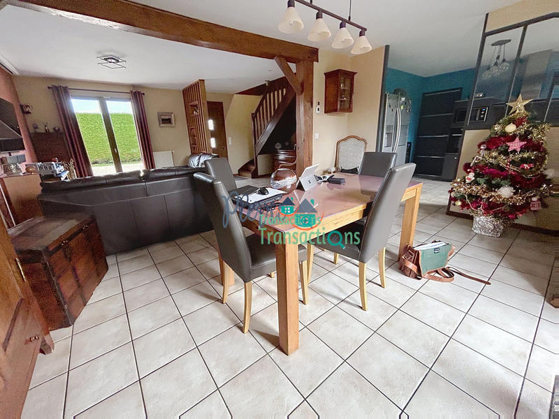 Maison - 104 m² - 5 pièces