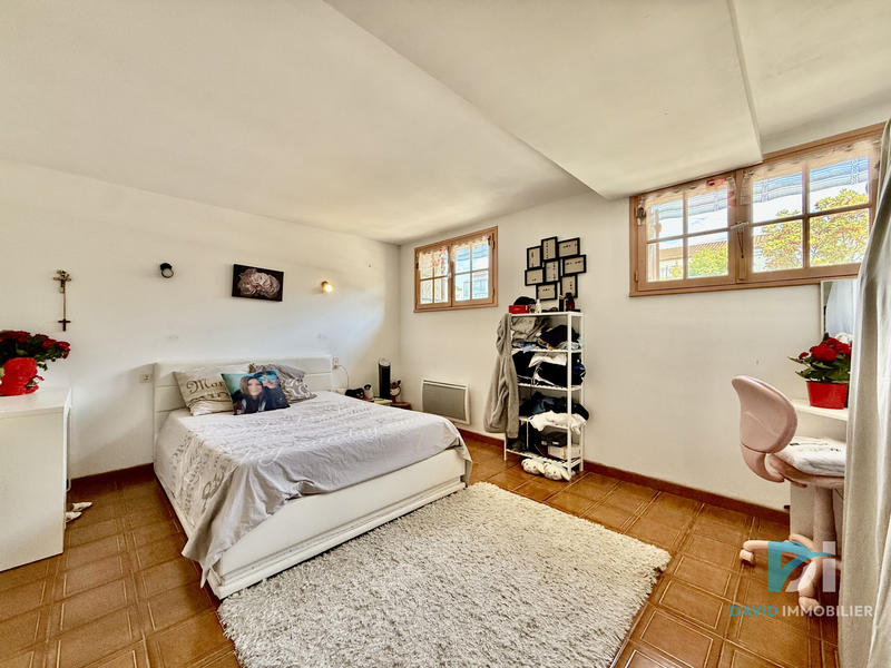 Maison - 186 m² - 8 pièces