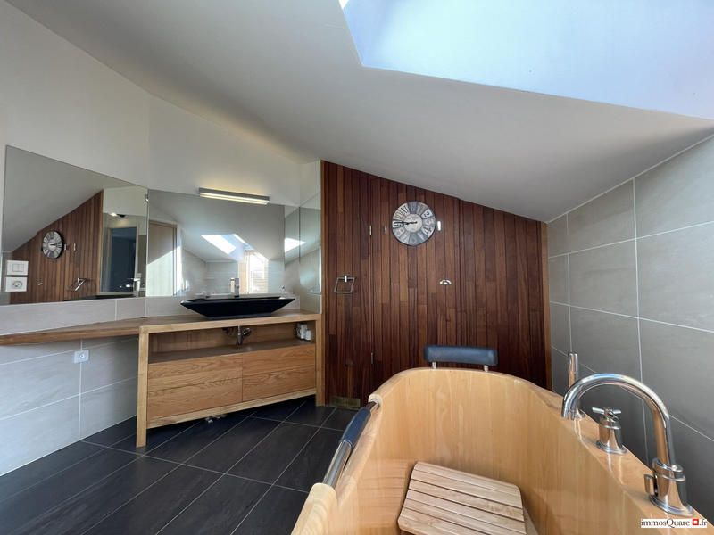 Maison - 180 m² - 6 pièces