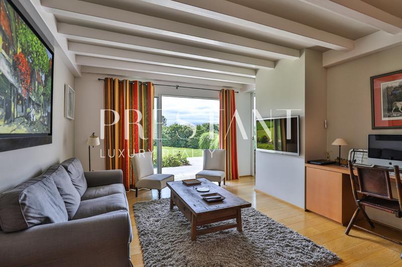 Maison - 482 m² - 12 pièces