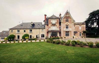 Manoir - 2 000 m² - 40 pièces