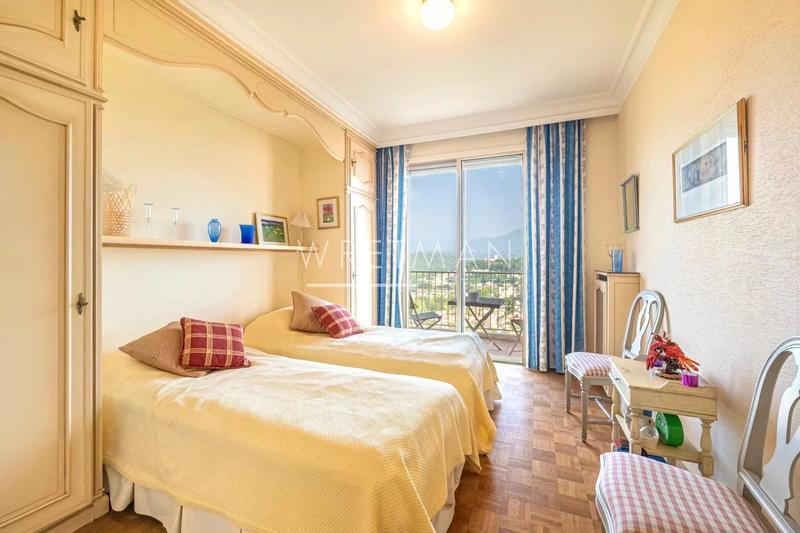 Appartement - 179 m² - 5 pièces