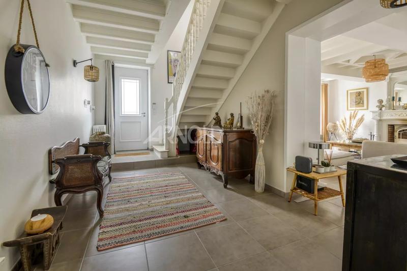 Maison - 350 m² - 10 pièces