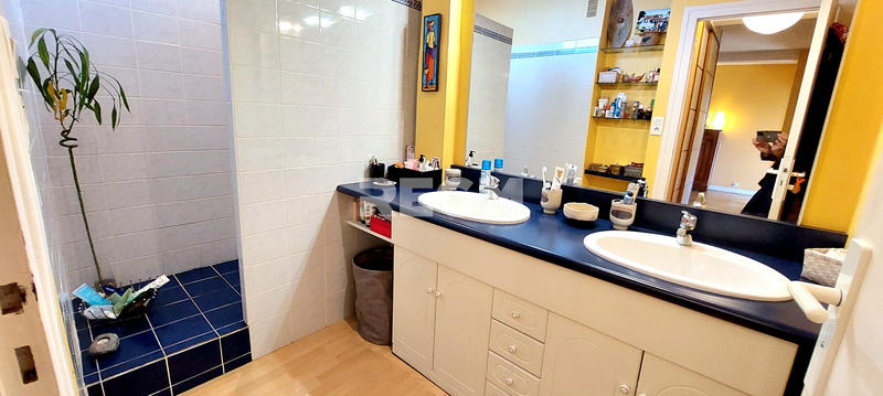 Appartement - 104 m² - 4 pièces