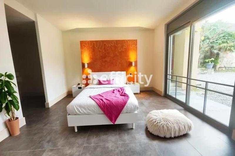 Maison - 170 m² - 5 pièces