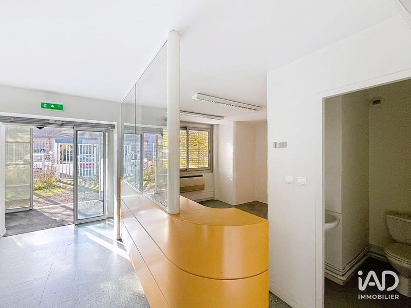 Local commercial - 596 m²