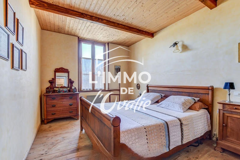 Maison - 394 m² - 16 pièces