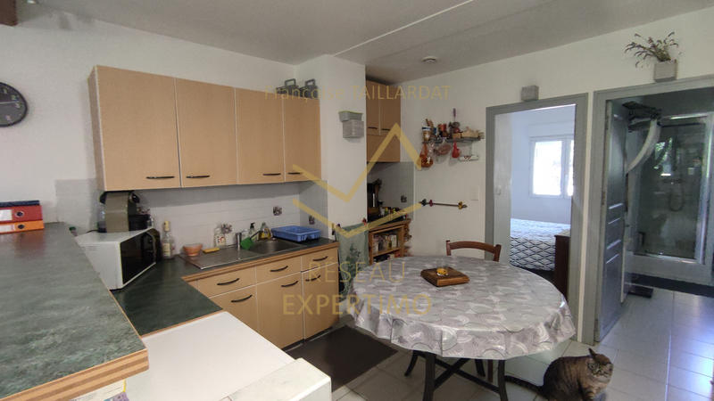 Maison - 223 m² - 12 pièces