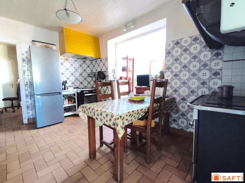 Maison - 220 m² - 9 pièces