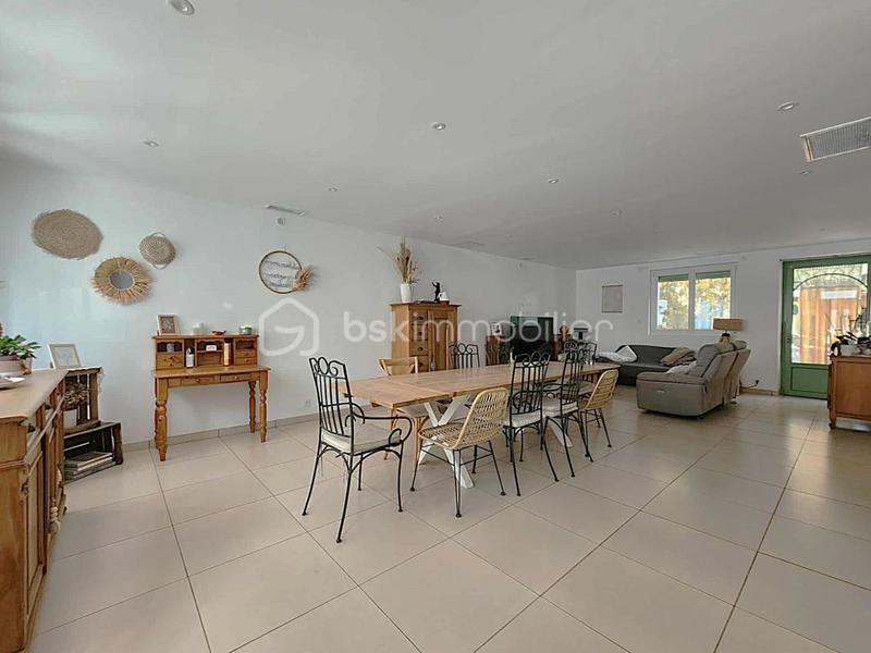 Maison - 246 m² - 10 pièces