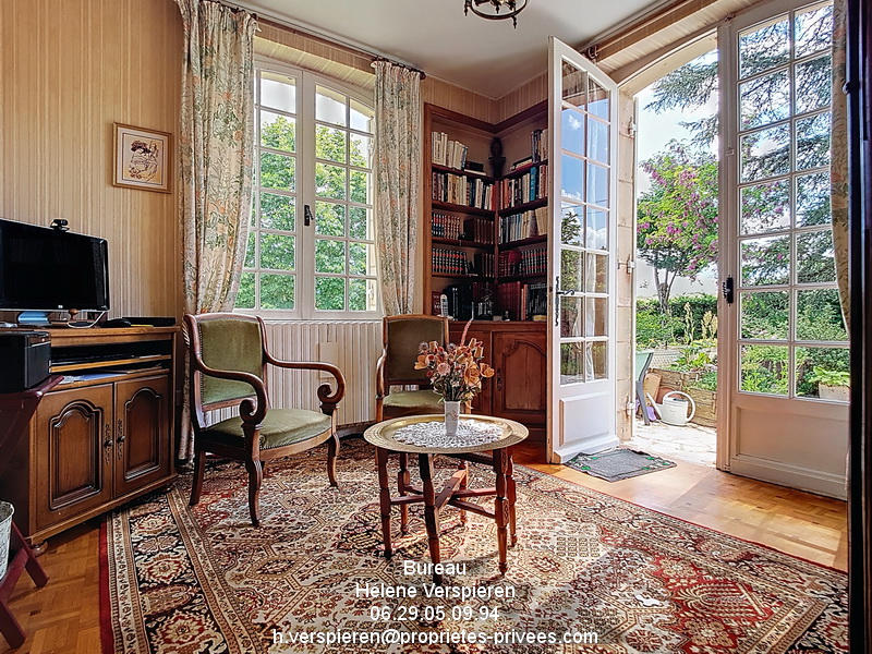 Maison - 217 m² - 10 pièces