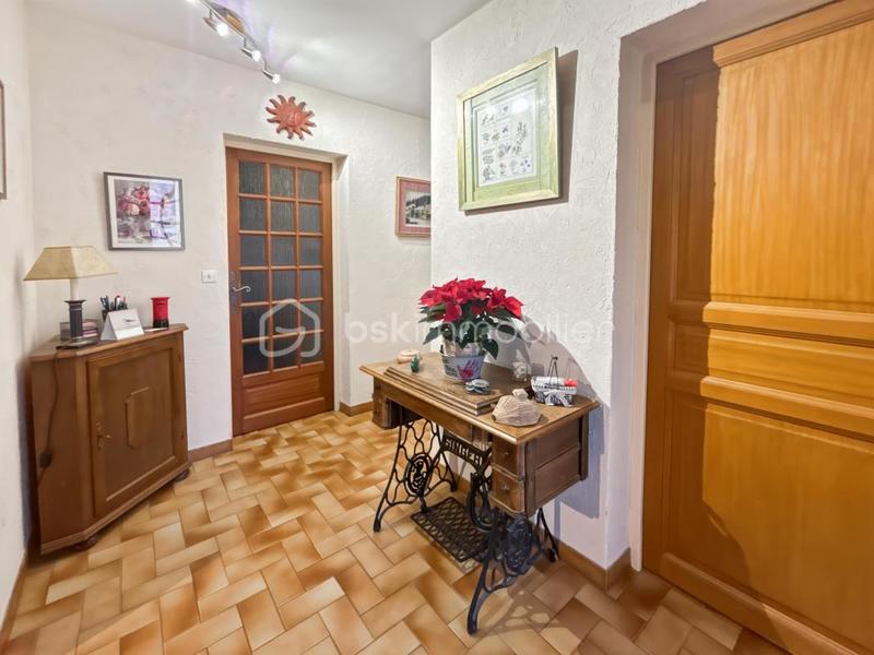 Maison traditionnelle - 117 m² - 6 pièces