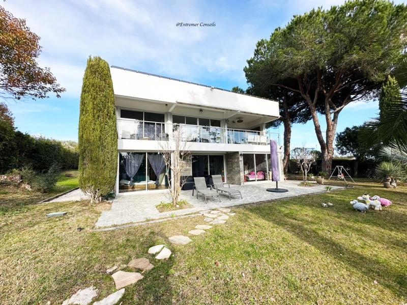 Maison - 200 m² - 7 pièces