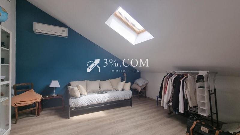 Maison - 240 m² - 8 pièces