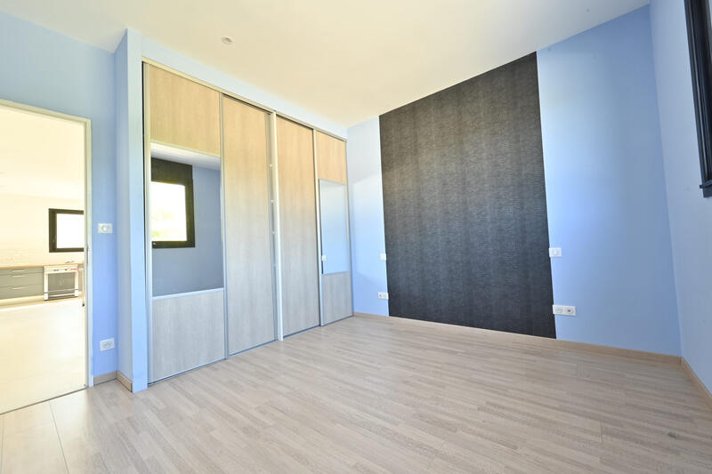 Maison - 202 m² - 5 pièces