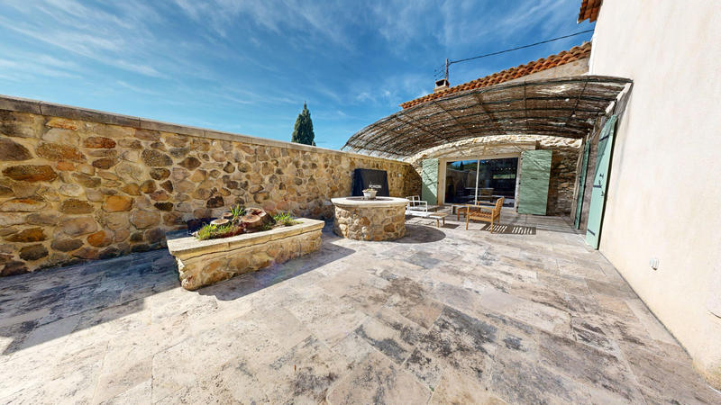 Maison - 220 m² - 5 pièces