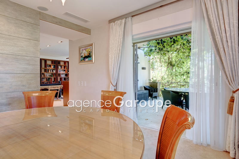 Villa - 247 m² - 7 pièces