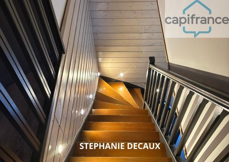 Pavillon - 241 m² - 11 pièces