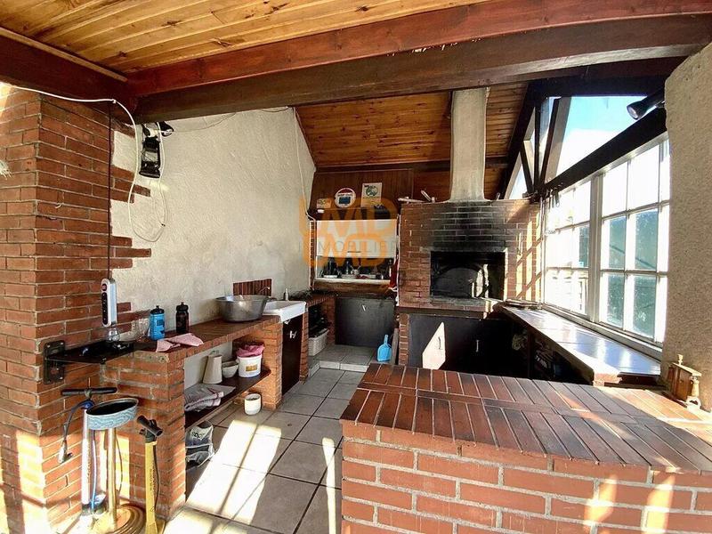 Propriété - 202 m² - 7 pièces