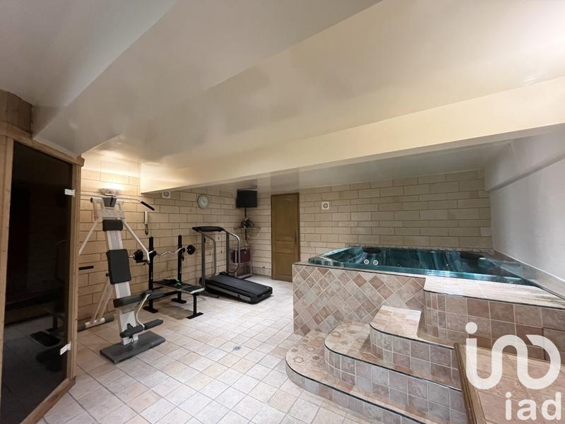 Maison - 275 m² - 6 pièces