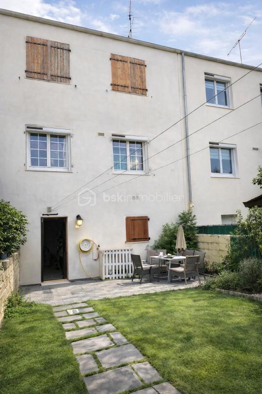 Maison traditionnelle - 77 m² - 5 pièces