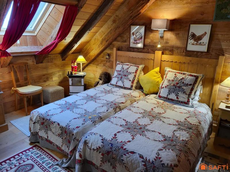 Maison - 214 m² - 8 pièces