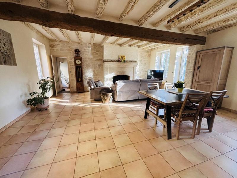 Propriété - 240 m² - 8 pièces