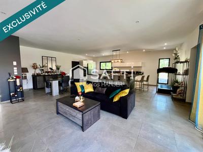 Maison - 162 m² - 5 pièces