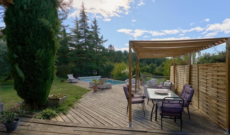 Maison - 255 m² - 6 pièces