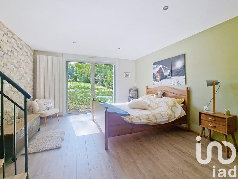 Maison - 232 m² - 8 pièces