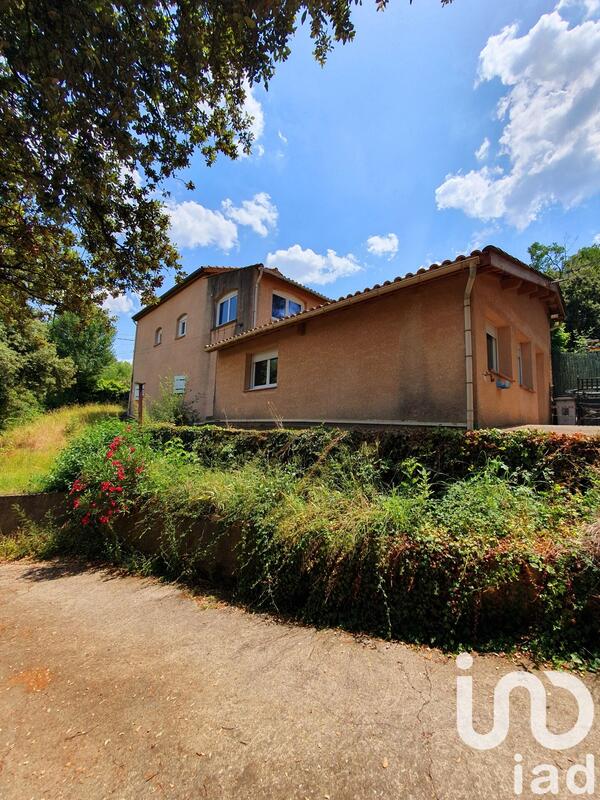 Maison - 198 m² - 8 pièces