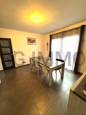 Maison - 178 m² - 8 pièces