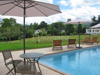 Maison - 376 m² - 14 pièces