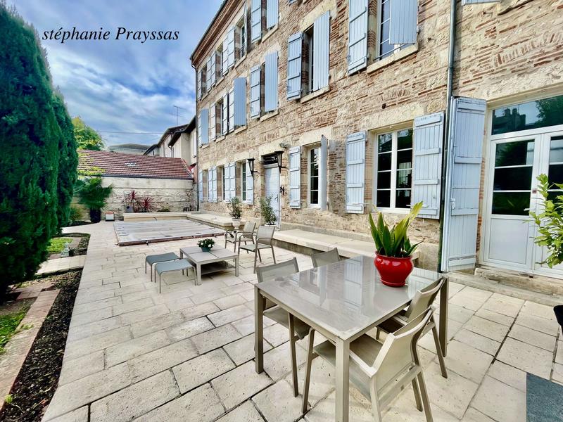 Maison - 292 m² - 8 pièces