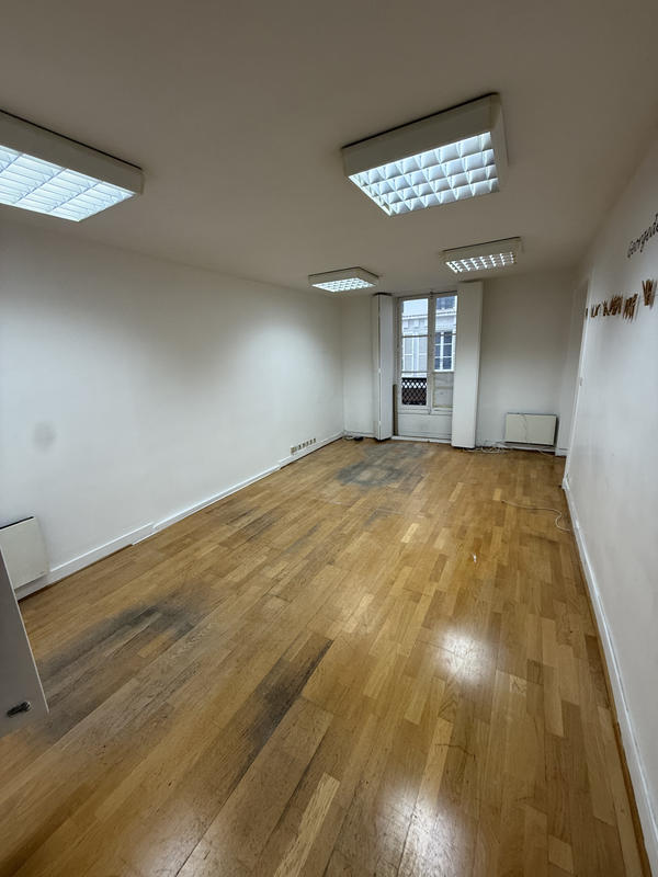 Bureau - 120 m² - 4 pièces