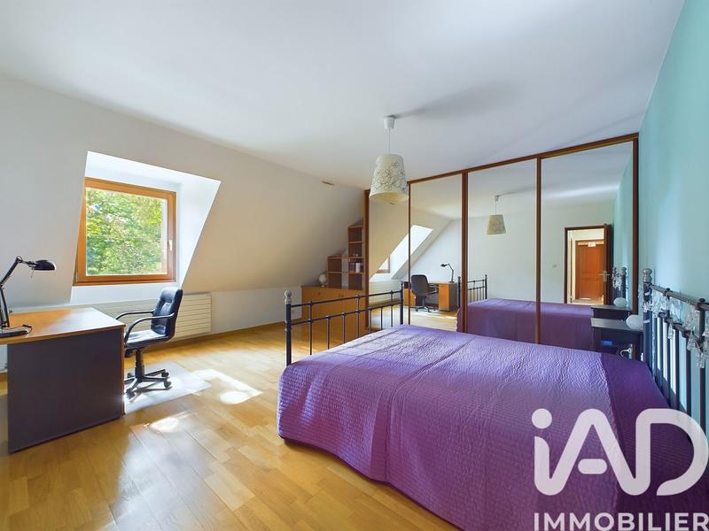 Maison - 220 m² - 9 pièces