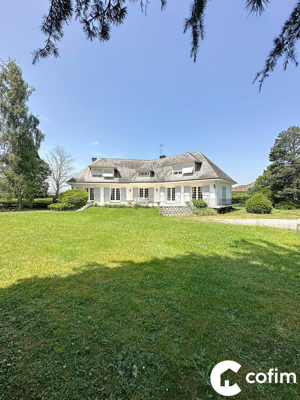 Villa - 250 m² - 8 pièces