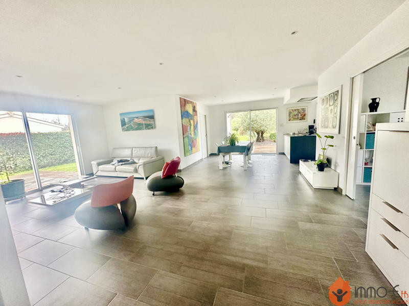 Maison - 166 m² - 5 pièces